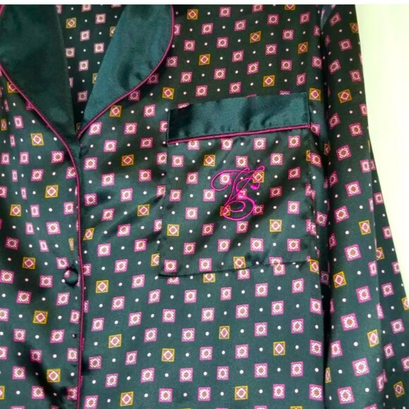 VICTORIA's SECRET Long Sleeve Button Down Satin Pajama Top Sleep Long Shirt Sz S - Picture 4 of 5